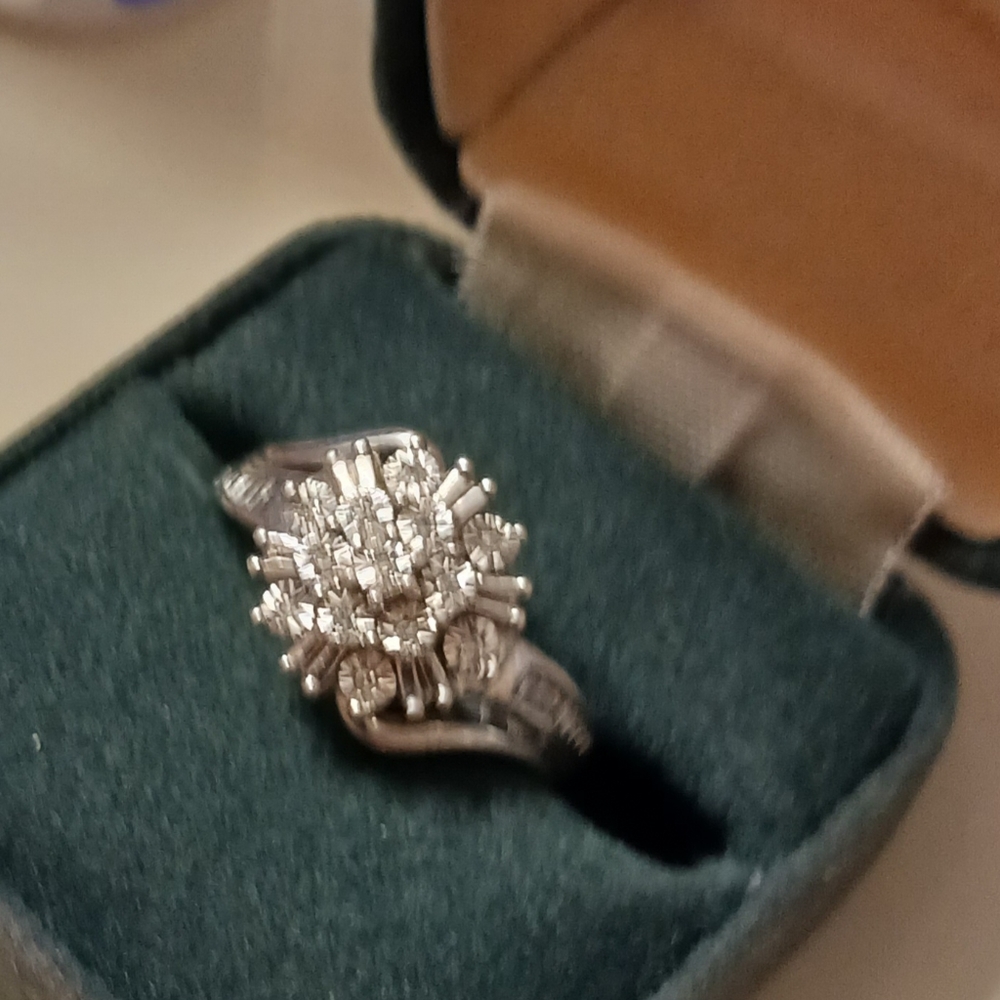 Sterling Silver Diamond Ring Size 7